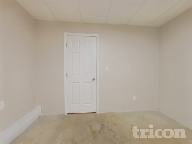 Building Photo - 305 Madeline Way