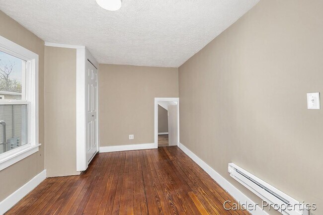 Building Photo - 112 Caledonia St NE
