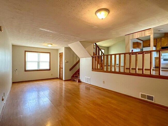 Building Photo - 5506 Singleton Rd