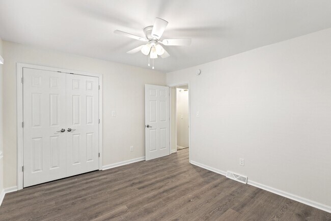 Building Photo - 163 S Eagle Creek Dr