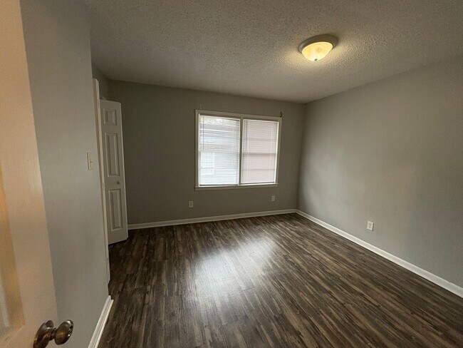 Building Photo - 131 Wall St