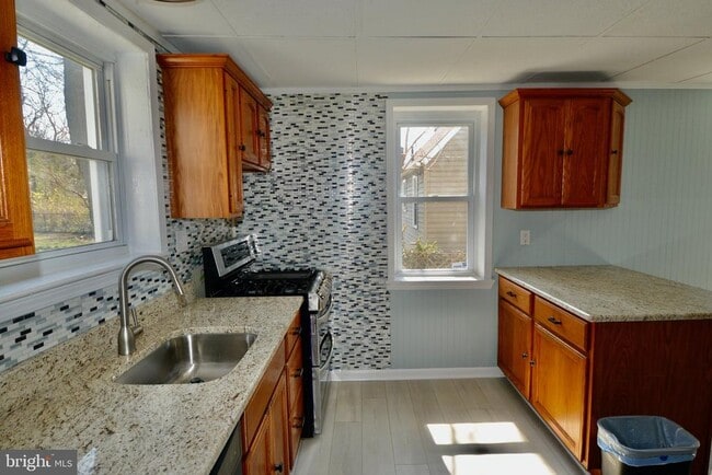 Building Photo - 13 Massachusetts Ave