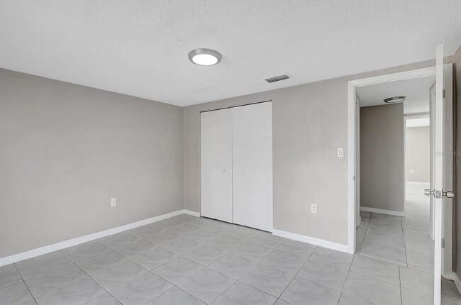Building Photo - 7210 Parrot Dr