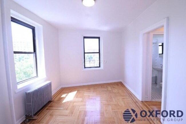 Building Photo - 1 bedroom in Queens NY 11354