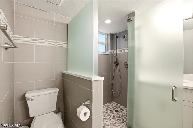 Building Photo - 5550 Heron Point Dr