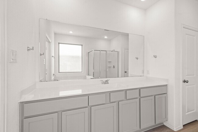 Building Photo - 5026 Lavaridge Dr