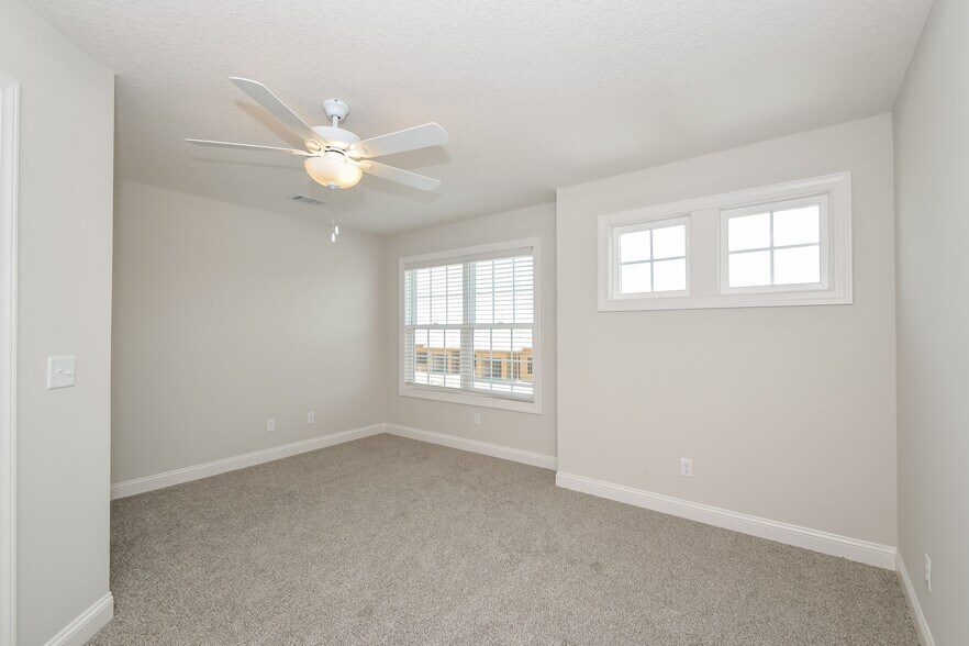 Building Photo - 1218 Walker Point Way