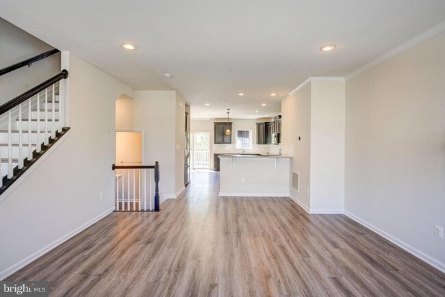 Building Photo - 1317 Hawthorn Dr