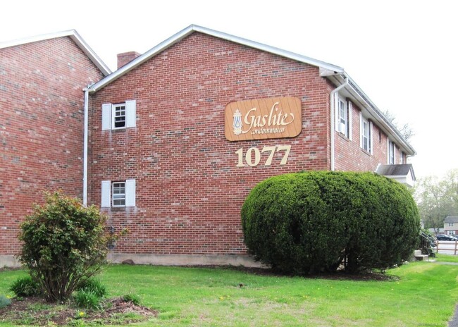 Primary Photo - 1079 Blue Hills Ave