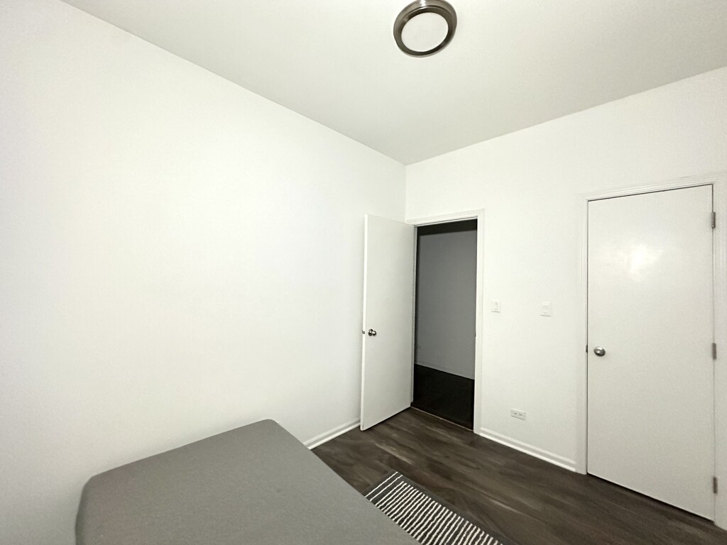 Building Photo - 5054 N Winthrop Ave