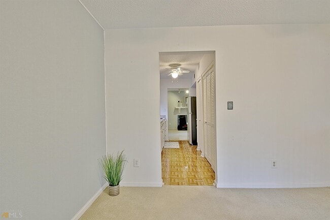 Building Photo - 72 Cobblestone Creek