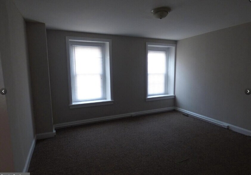 Building Photo - 4728 Umbria St