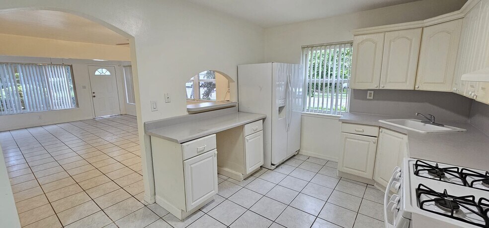 Building Photo - 1855 Sherman St