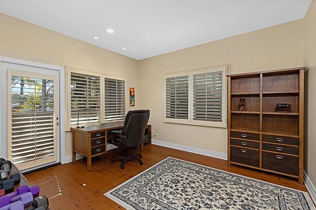 Building Photo - 927 Tingley Ln