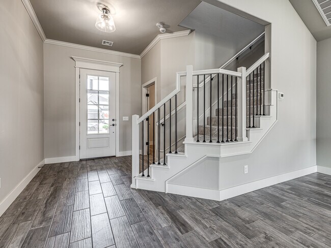 Building Photo - 14517 Chambord Dr