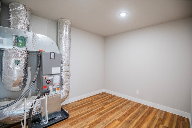 Building Photo - 1040 Seaborn Wy