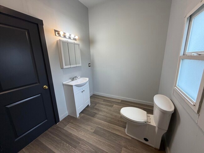 Building Photo - 214 McKinley