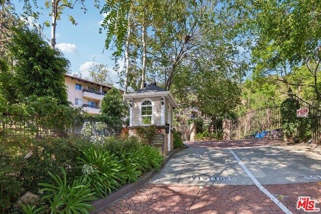 Building Photo - 2700 Cahuenga Blvd E
