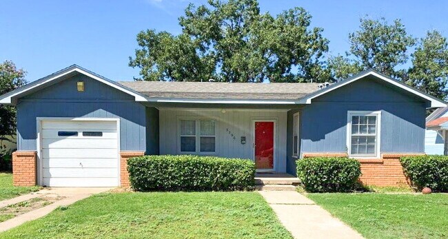 Primary Photo - Charming 2/1/1 With Additional Garage Storage