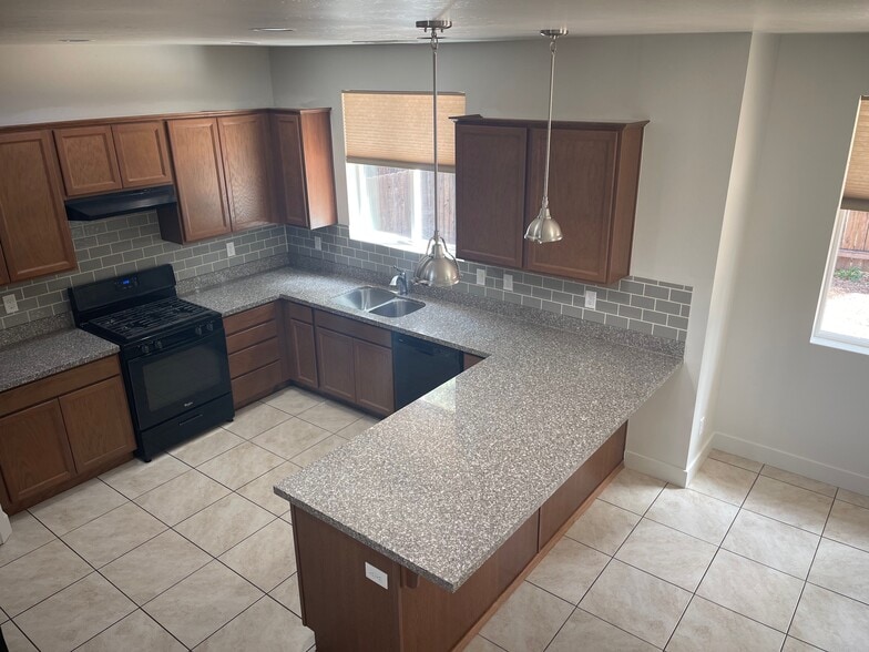 Kitchen - 2317 W Mission Timber Cir