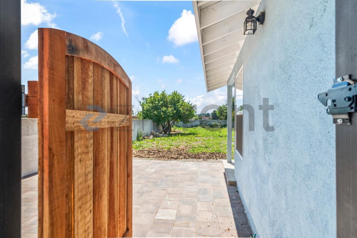 Building Photo - 732 W Edmundson Ave