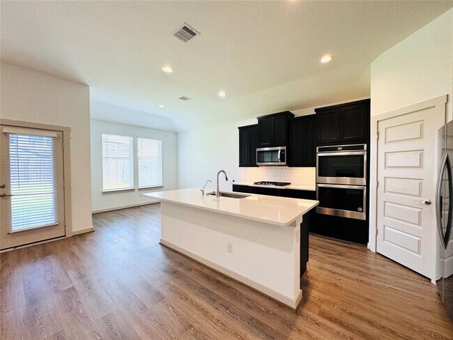 Building Photo - 3011 Jackmans Diamond