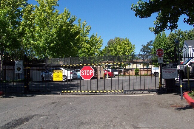 Gate - 2355 Fairfield Ave