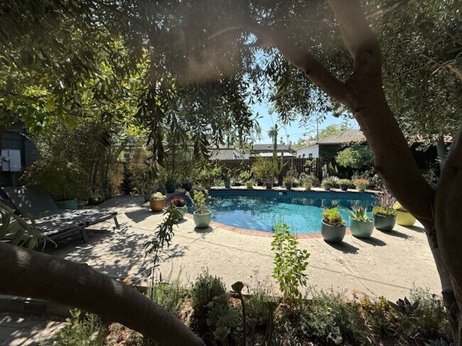 Building Photo - Furnished Craftsman Home - Pool, Entertain...