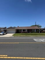 Building Photo - 891 Rosewood Ave