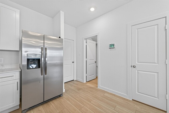 Building Photo - 1738 Revolution Way