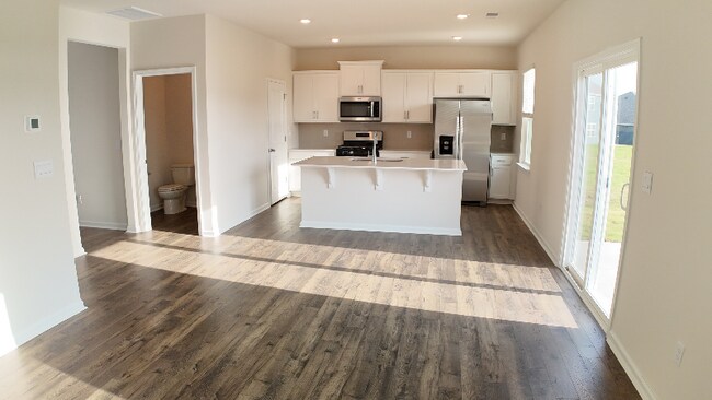 Building Photo - 969 Pineland Dr