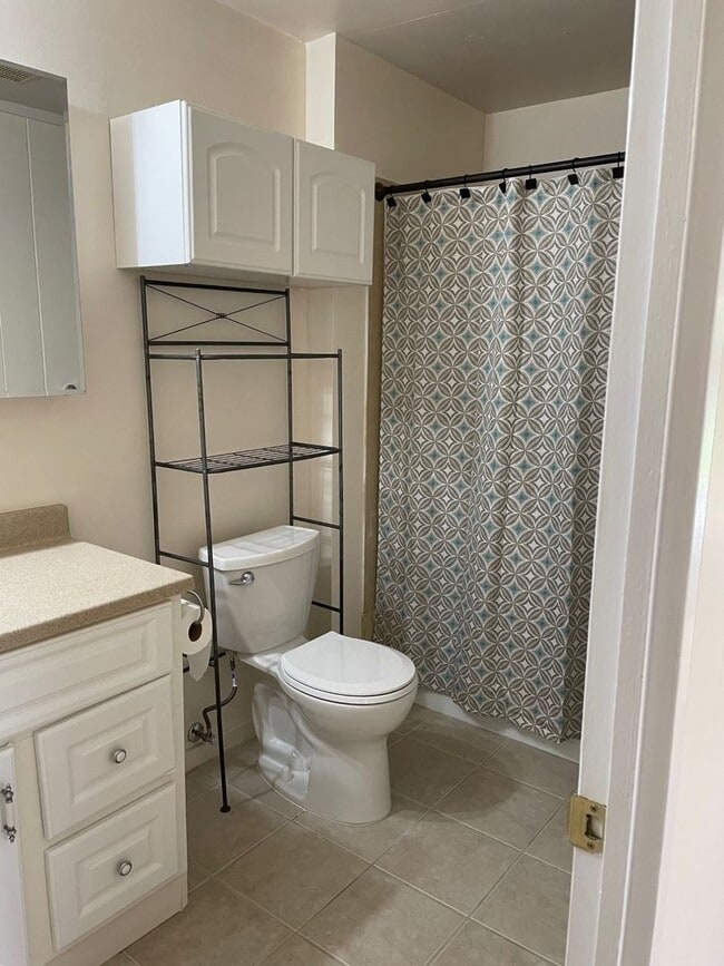 Building Photo - l3817g