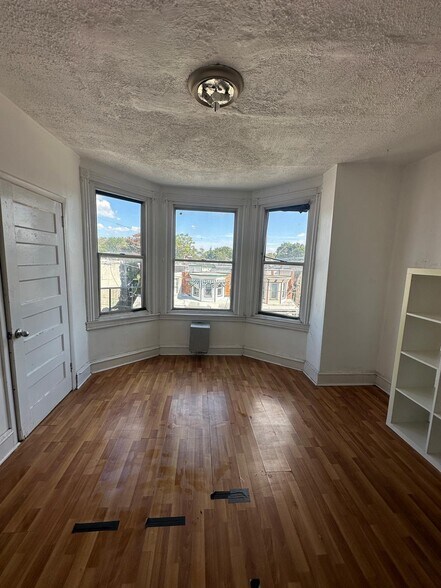 Building Photo - 220 N 54th St