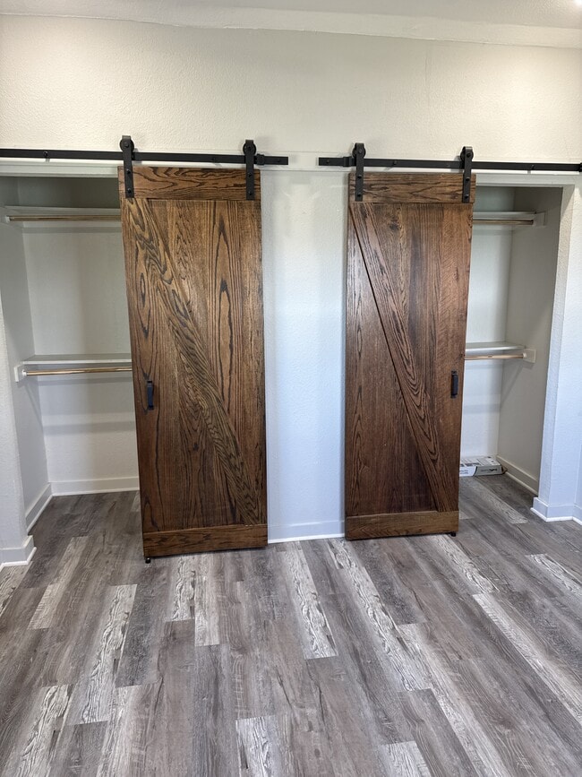 Building Photo - 279 Private Rd