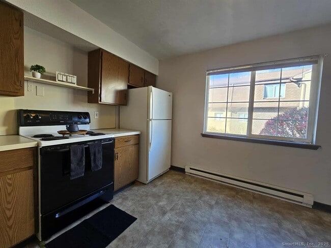 Building Photo - 921 Hamilton Ave