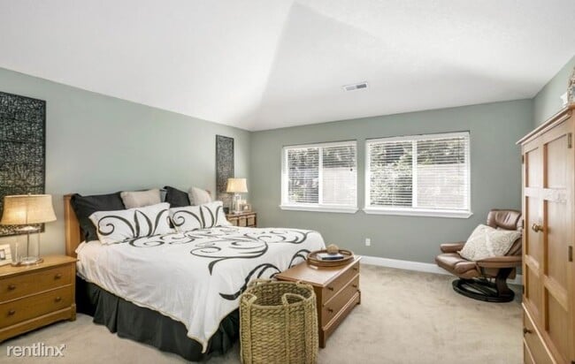 Building Photo - 5 br, 3 bath House - 17901 NE 36th Way