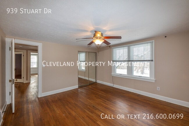 Building Photo - 939 Stuart Dr