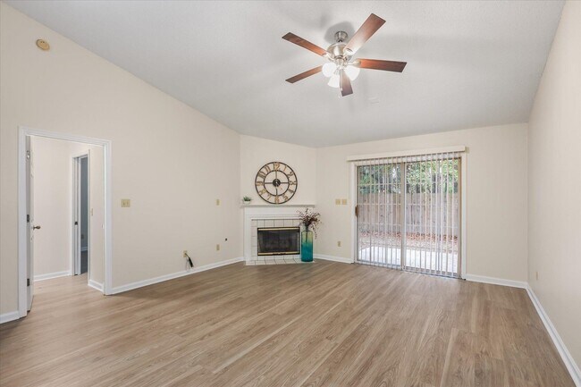 Building Photo - 3588 Wexford Ct