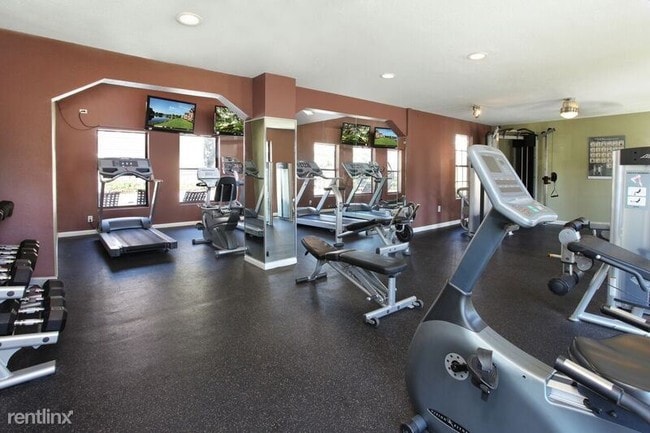 Building Photo - 8500 Belcher Rd N