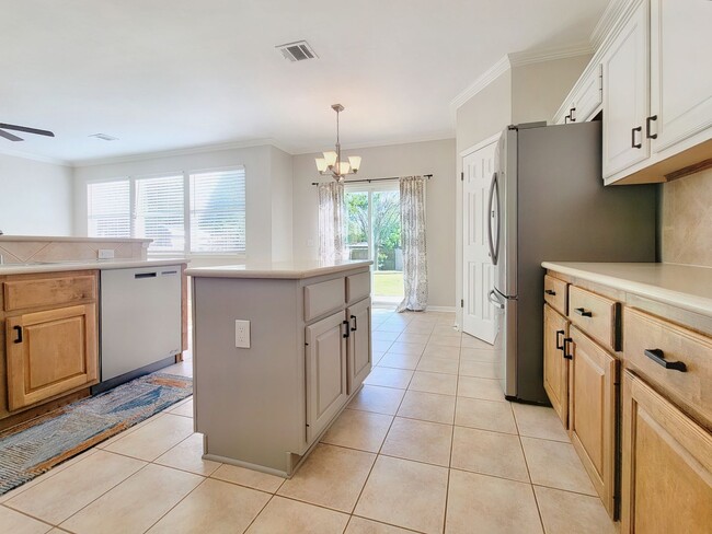 Building Photo - Beautiful Single Family - 4/BR 2.5/BA