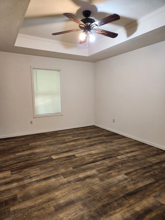 Building Photo - Southwest Springfield 3 Bed / 2 Bath Home ...