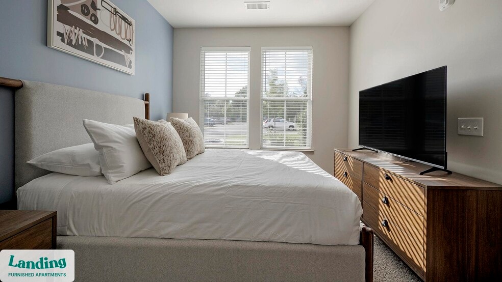 Building Photo - 3237 Memorial Blvd