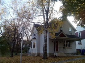 Building Photo - 839 E John St