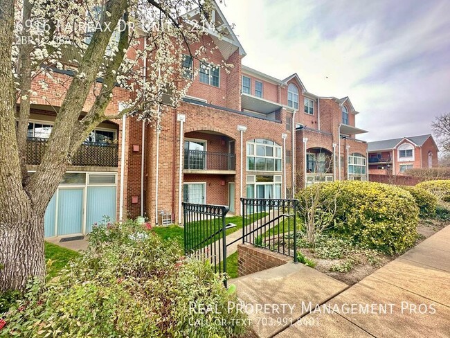 Primary Photo - Bright, Beautiful Condo with Sunroom & Bal...