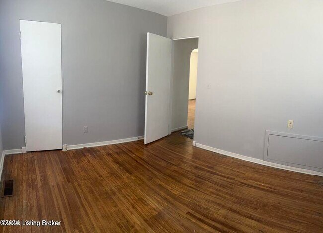 Building Photo - 610 Marquette Dr