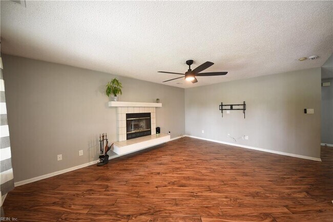 Building Photo - 1197 Dovetail Ct