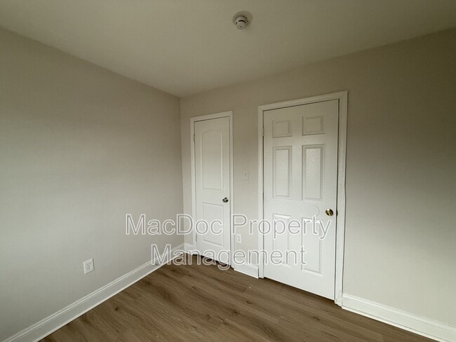 Building Photo - 2331 McClellan Ct