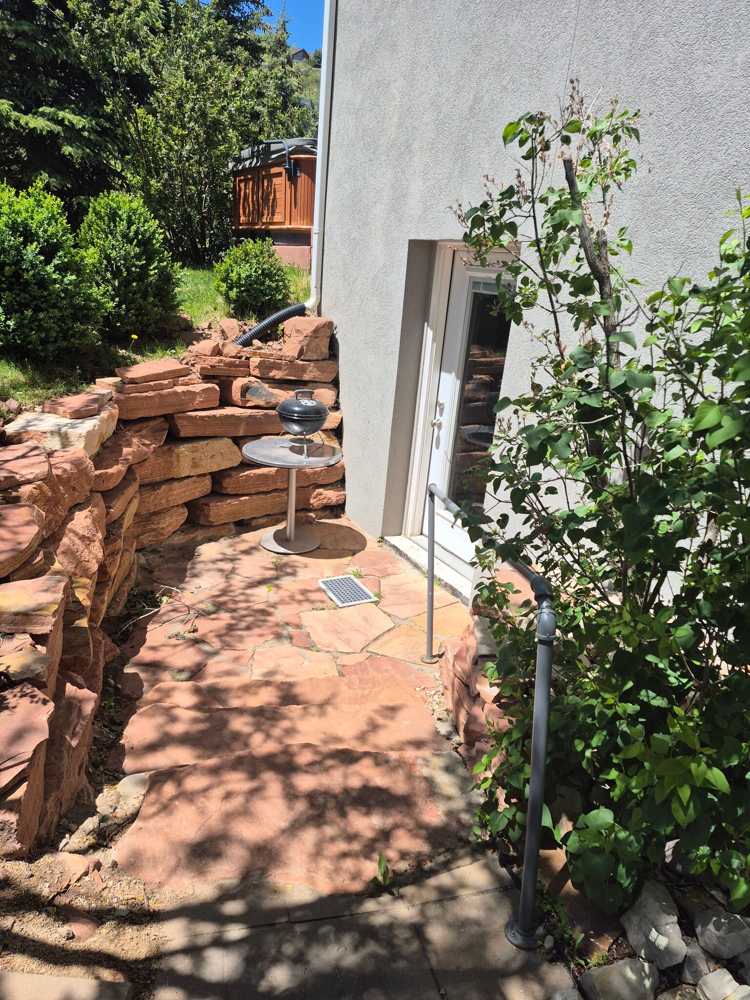 entrance - 8909 Saddleback Rd