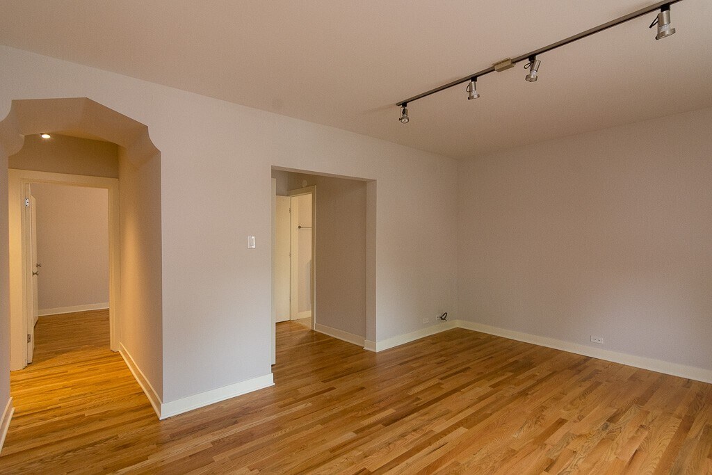 Building Photo - 557 W Arlington Pl
