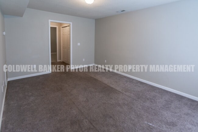 Building Photo - 505 Bruning Ln